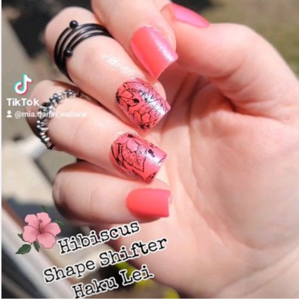 *Retired* Color Street: Haku Lei | Floral Hibiscus Summer Beach Clear Overlay - Picture 11 of 12